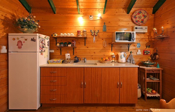 בקתת הבוסתן - ������ �אלמגור - ������ ����